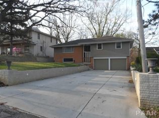2300 E Grandview Ave, Peoria, IL