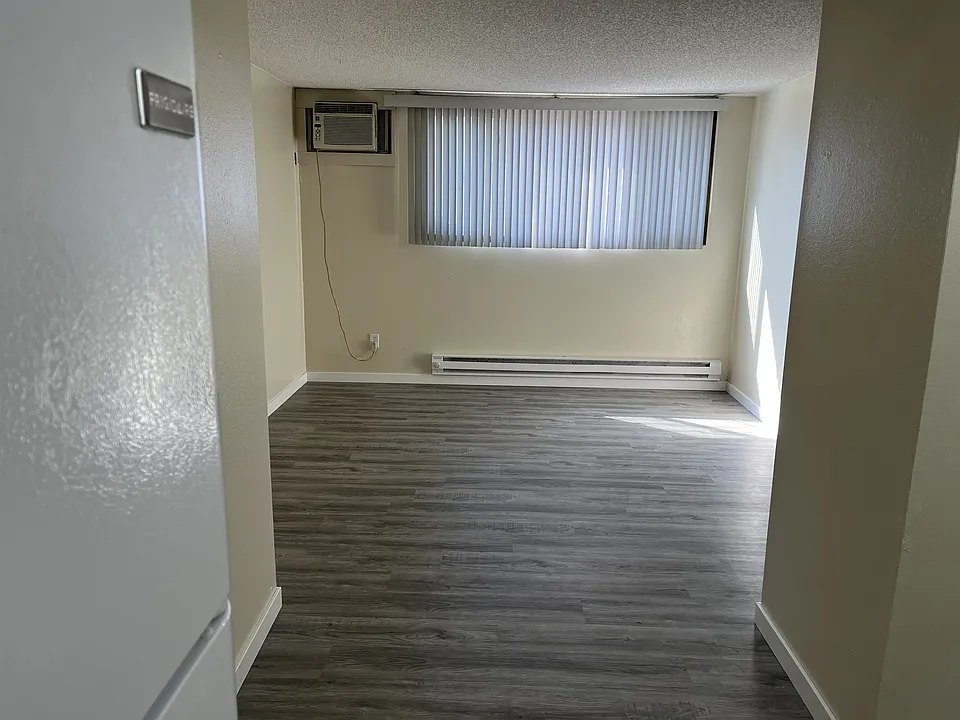 240 S Chestnut St #2