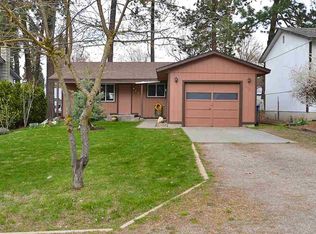 607 E B St, Deer Park, WA 99006