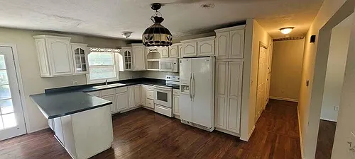 918 S Luster Ave Photo 1