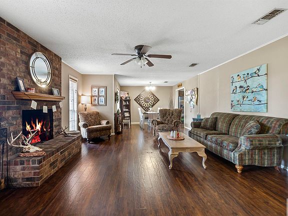 3rd image of 4711 Sunbury Dr