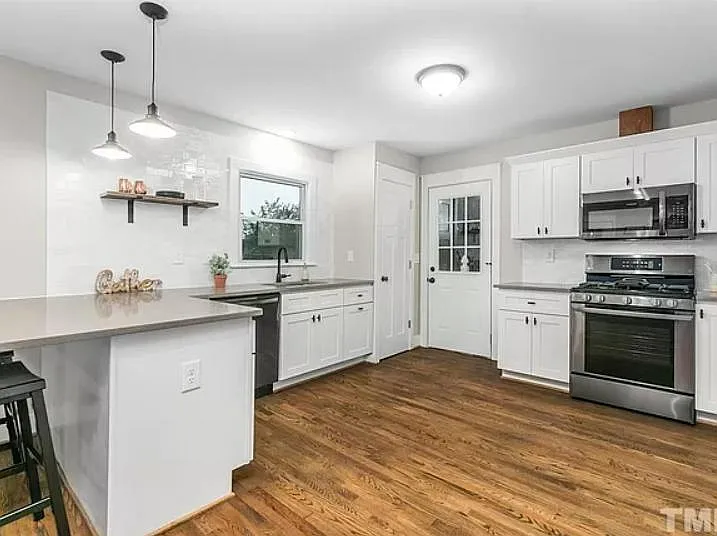 2 bed, 959 sqft, $2,500 — Photo 4