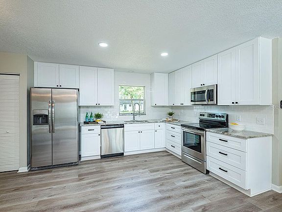 3rd image of 1005 Mare Bello Dr