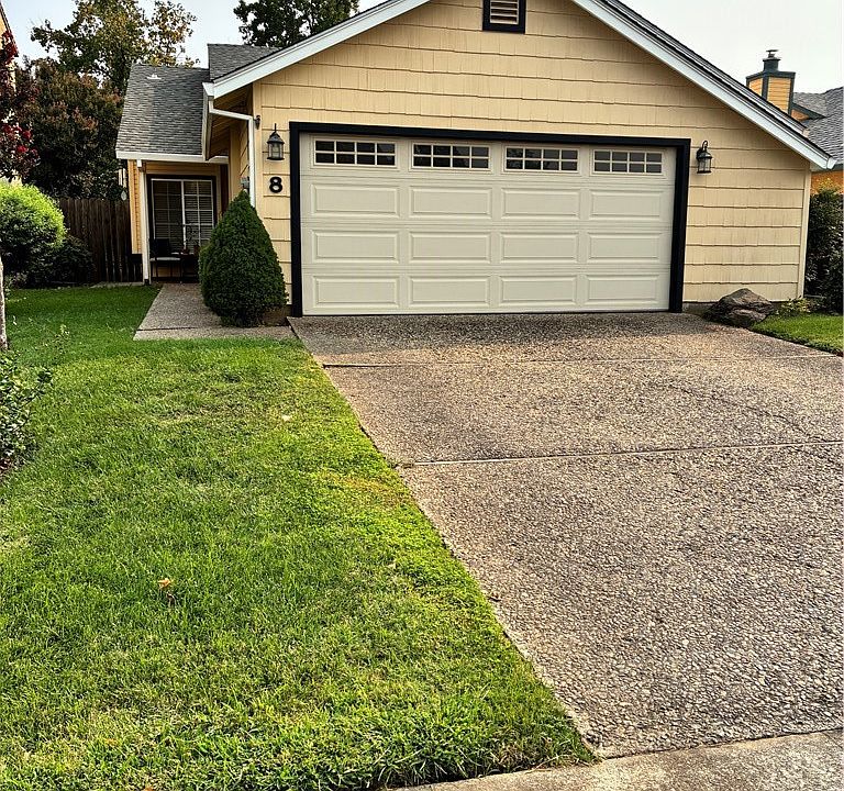 1st image of 8 Hemming Ln