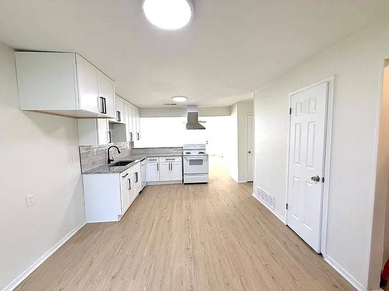 1401 Arvel Cir — Photo 11