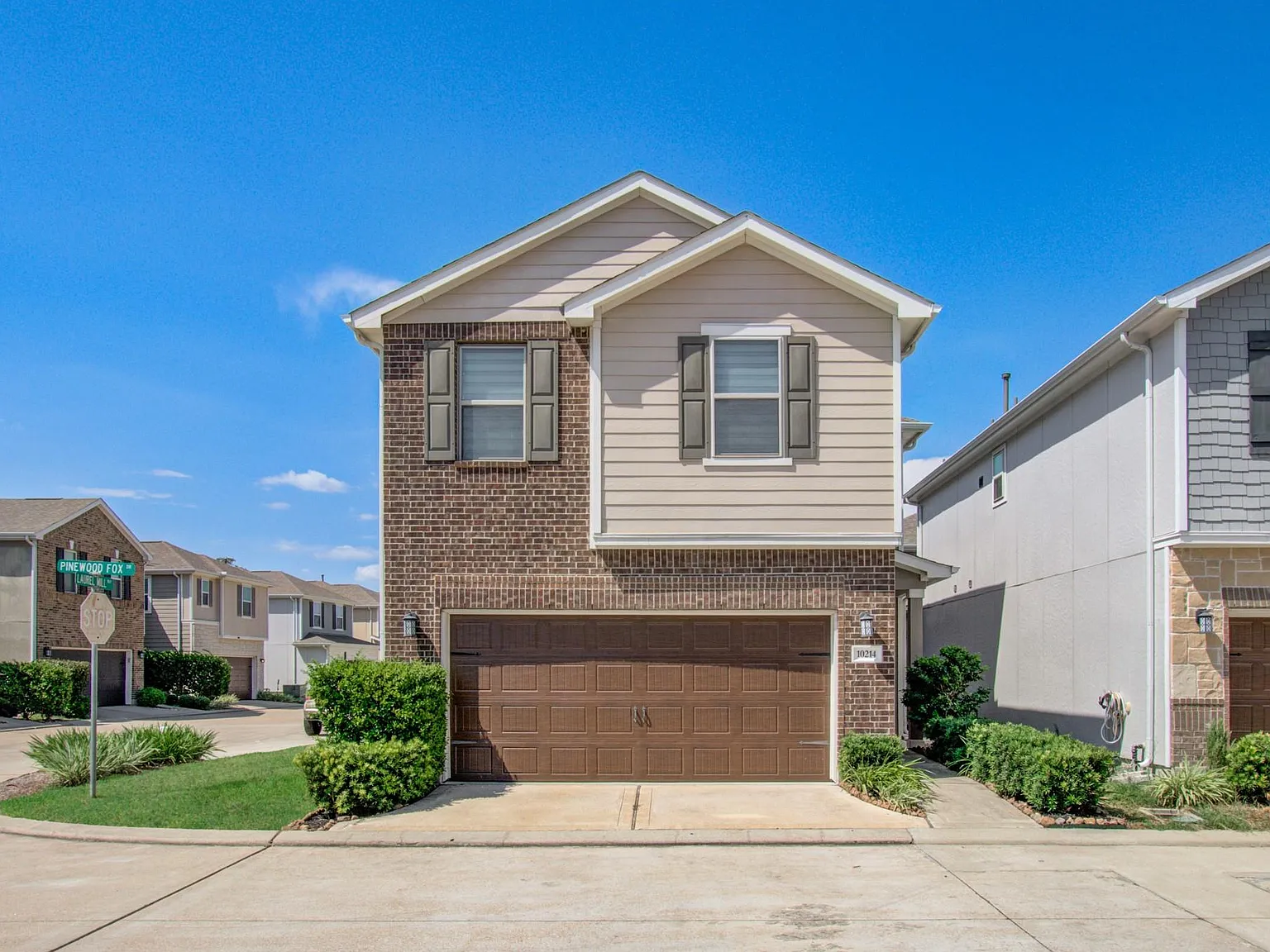 3 bed, 2.5 bath, 1948 sqft, $2,600 — Photo 3