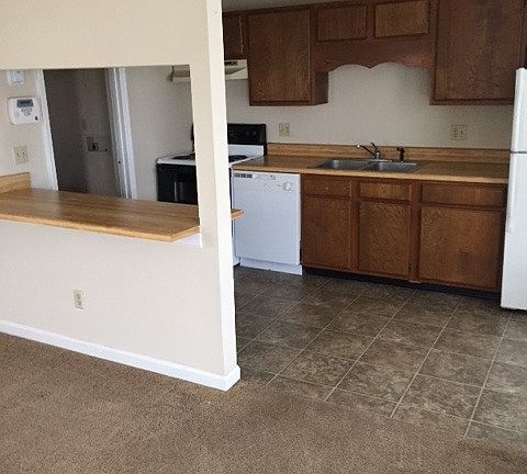 LR/Kitchen