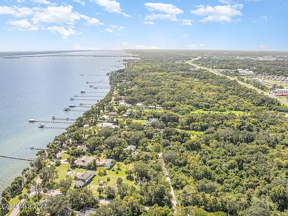 4th image of 3965 Indian River Dr