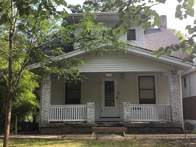 348 Amazon Ave — Photo 1
