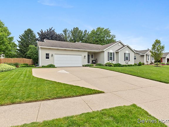3rd image of 3030 Clearview Dr