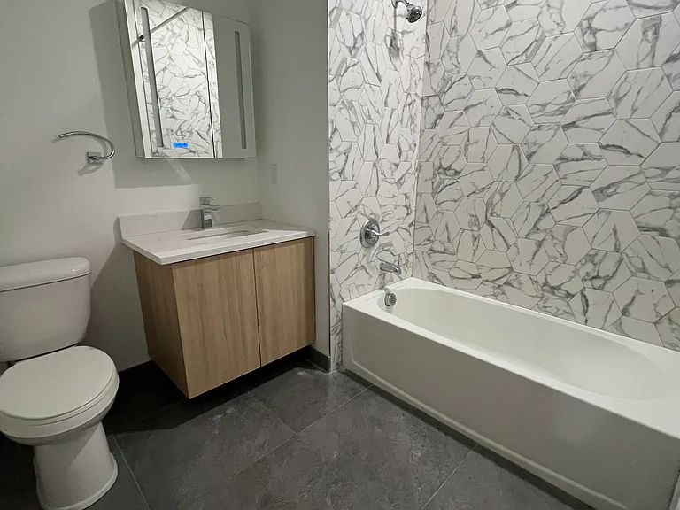 207 Freeway Dr E #3 — Photo 8