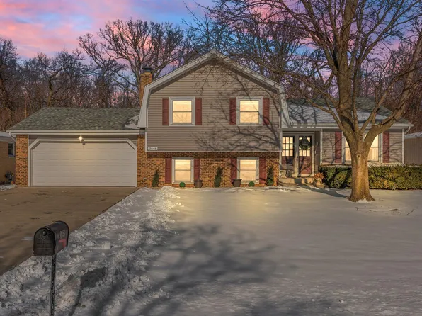 3646 Saint Andrews Ct, Crown Point, IN 46307