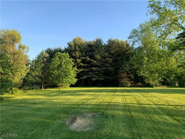 1278 Noble St, Barberton, OH 44203