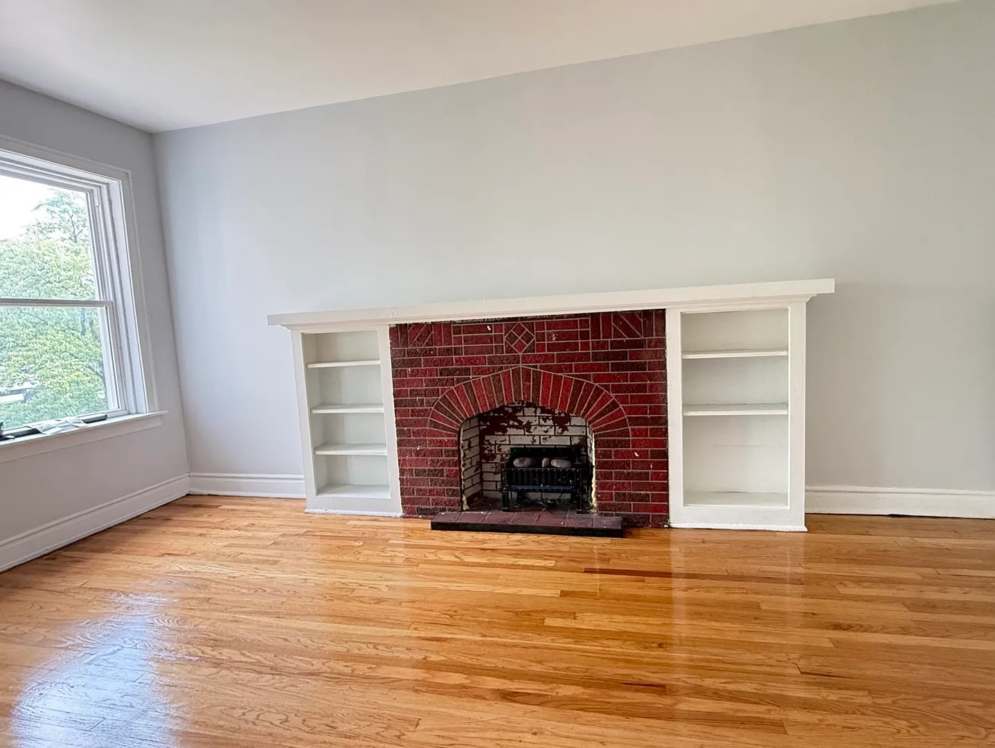 3 bed, 1000 sqft, $1,600 — Photo 3