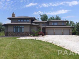 2560 Bartruff Ln, Morton, IL 61554