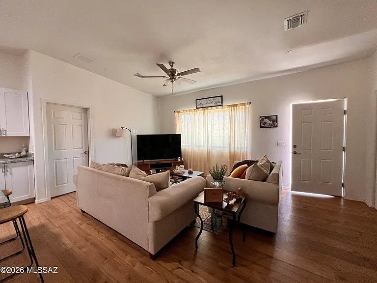 15235 N Lago Del Oro Pkwy — Photo 3