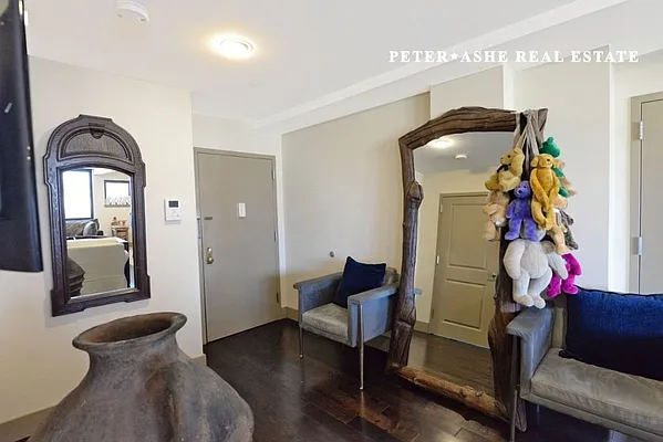 Rented by Peter Ashe | media 3