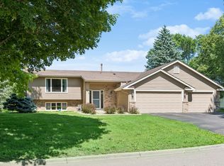 6015 Creek Ridge Ct, Minnetonka, MN 55345
