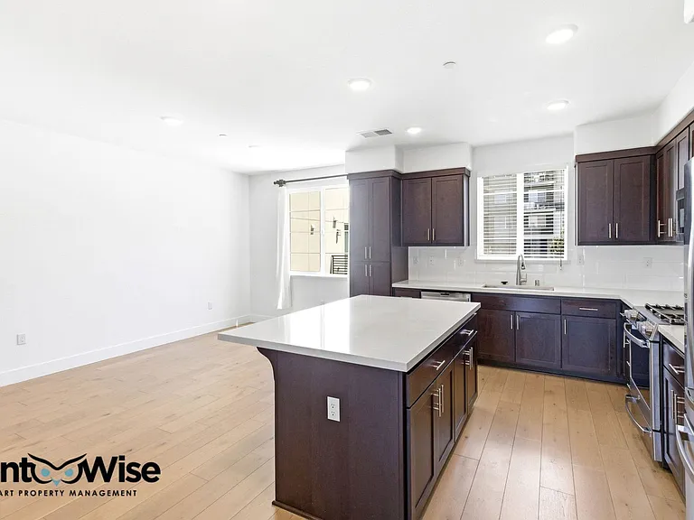 29384 Hub Ln — Photo 12