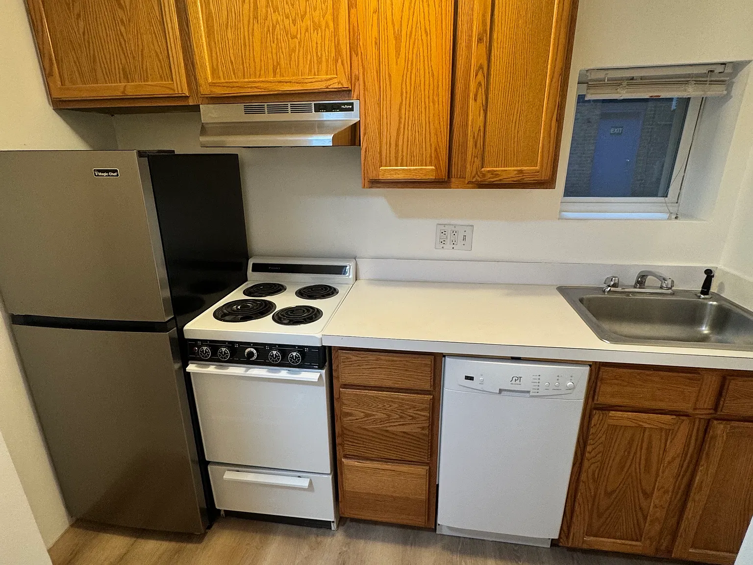 Studio, 1.0 bath, $2,295 — Photo 1