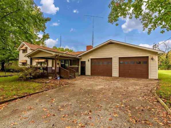 704 Hickory Ave, Hurst, IL 62949