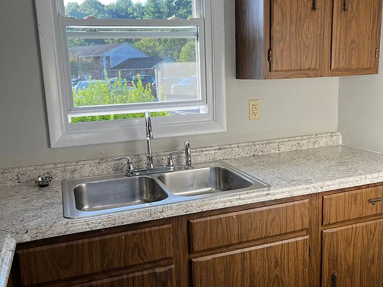 Slate Creek Apartments & Townhomes — Photo 40