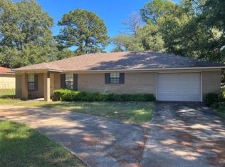826 S Pecan St, Vivian, LA 71082