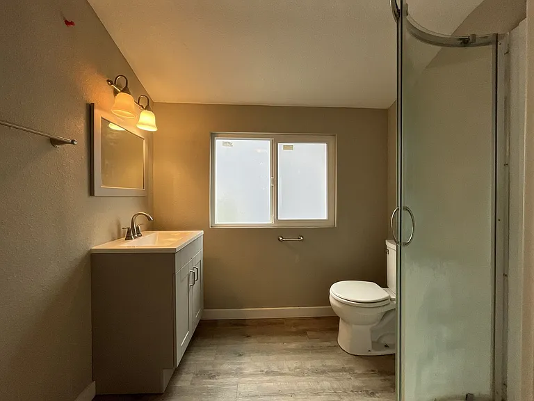 13208 NE Glisan St — Photo 37