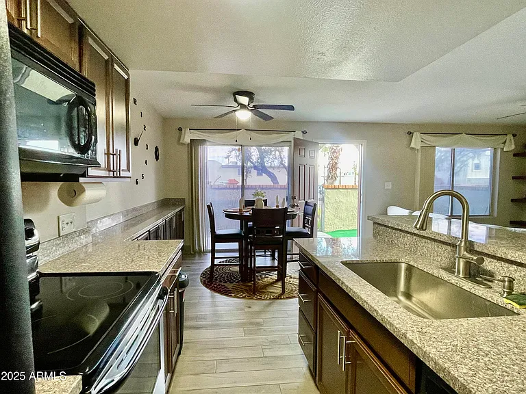 14404 N Boxwood Ln — Photo 7