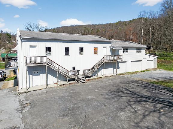 5th image of 112 Douglas Dr
