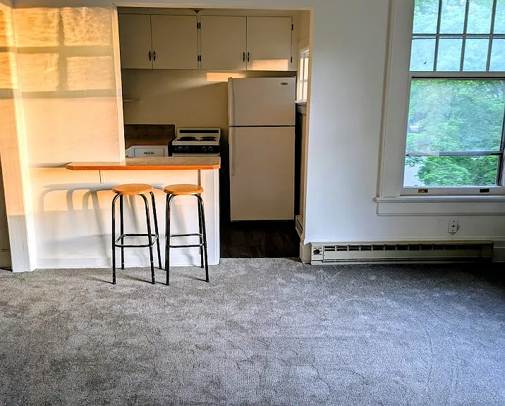 141 S Poplar St #0 — Photo 3
