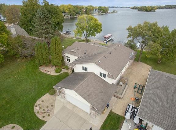 The advantages of owning water front property are significant. Studies have shown that 75% of people living on waterfront properties feel like the greatest benefit is its contribution to a less stressful life