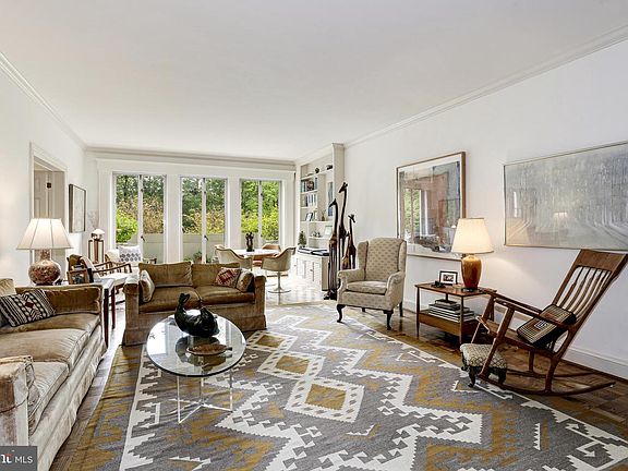 4th image of 4000 Cathedral Ave NW #213-223B