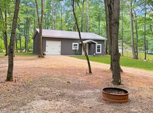 99 Middle Trl, Leroy, MI 49655