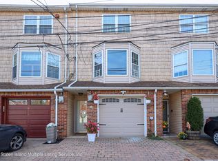 16 Francine Ln, Staten Island, NY 10314