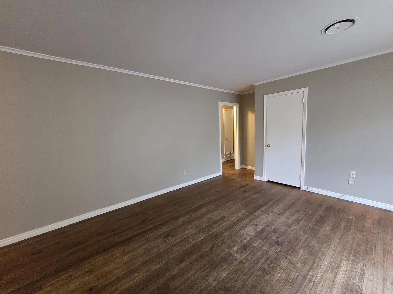3 bed, 1.5 bath, 1492 sqft, $1,250 — Photo 2