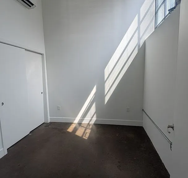435 Tyler St — Photo 5