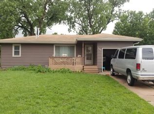2202 Wesley St, Salina, KS 67401