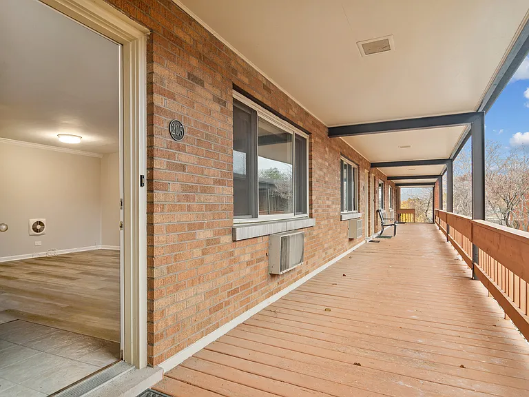 603 W Park Ave #202 — Photo 7