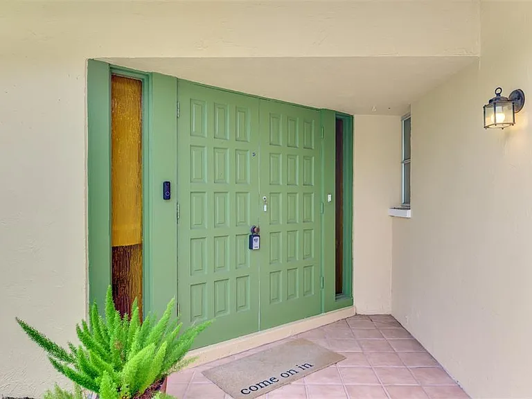 4946 Commonwealth Dr — Photo 5