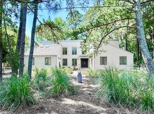 557 Susan Constant Dr, Virginia Beach, VA 23451