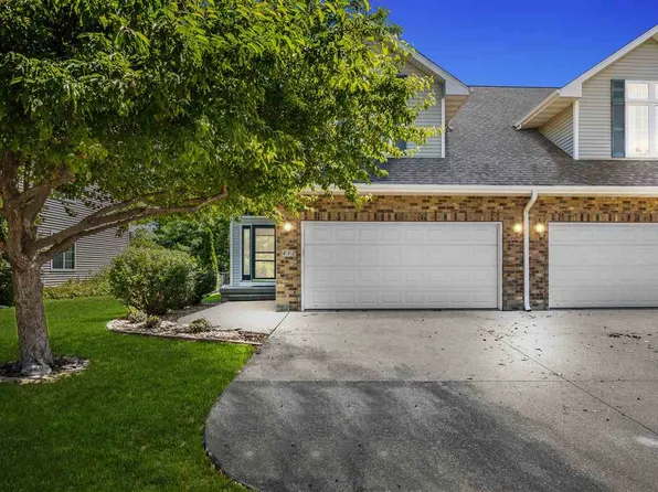 452 N McKenzie Ln, North Liberty, IA 52317