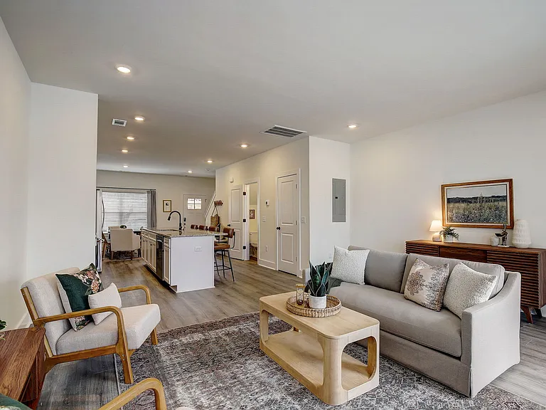 Blakeney Commons Townhomes — Photo 11