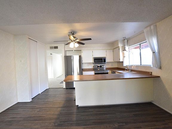 3rd image of 955 N 87th St