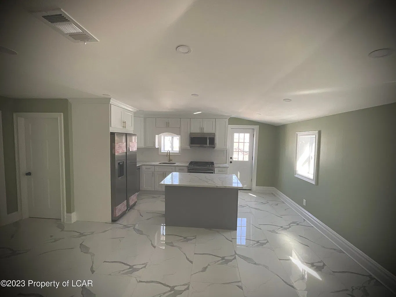 3 bed, 1341 sqft, $1,700 — Photo 4