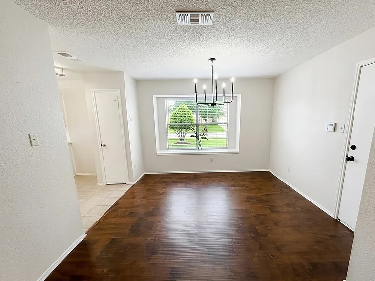 5028 Coker Dr — Photo 4
