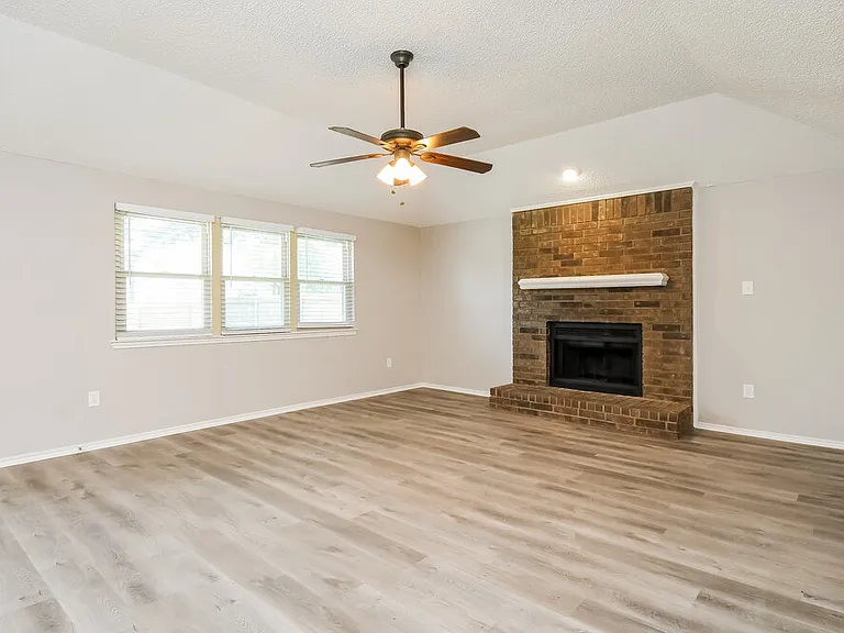 2408 Havenwood Dr — Photo 3