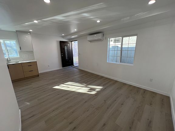 4th image of 8360 Sylmar Ave