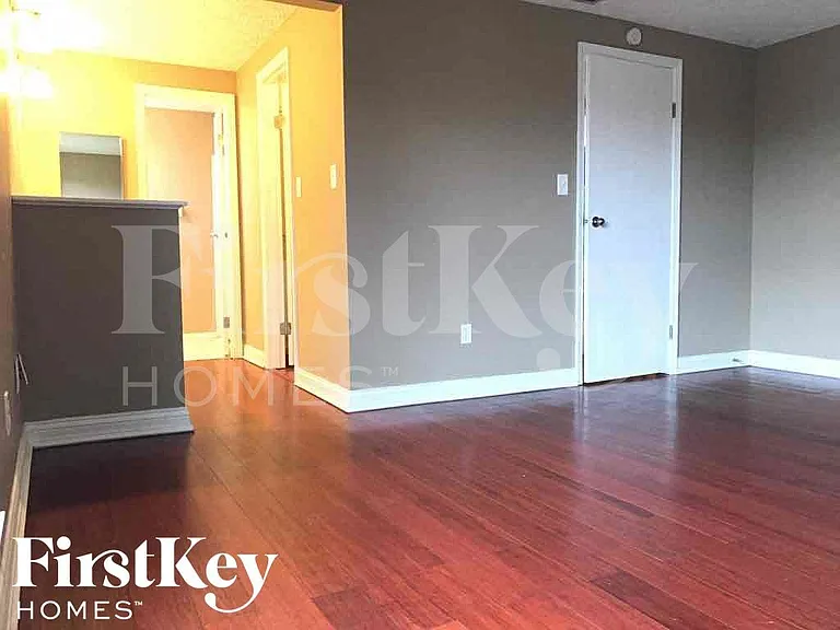 5683 Colonist Cir — Photo 14