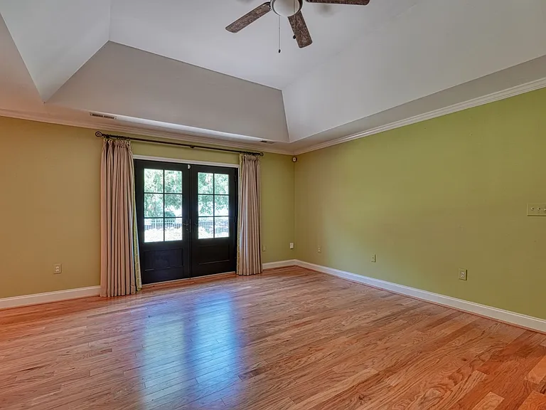 210 Rivermill Ct — Photo 7